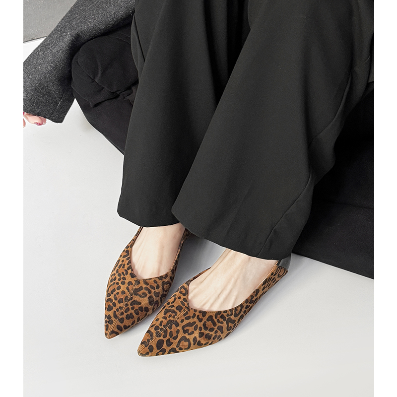 平底鞋尖头单鞋百搭赫本奶奶鞋