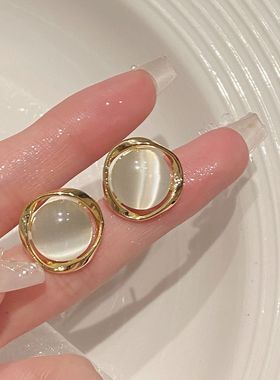「湖畔微光」猫眼石蚊香盘耳夹女银耳钉小巧精致法式耳环气质耳饰