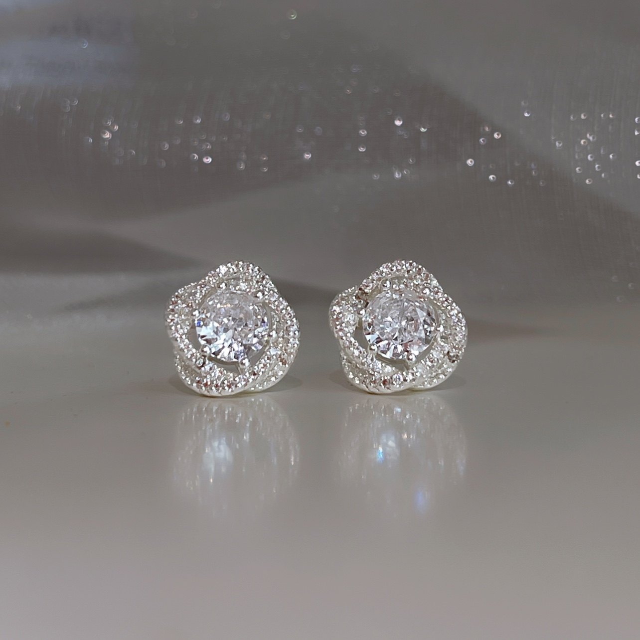 「巴黎玫瑰」精致花朵耳饰蚊香盘耳夹无耳洞轻奢小众耳环百搭耳钉,饰品/流行首饰/时尚饰品新,耳夹,淘宝优惠券,粉丝福利购,淘宝优惠卷