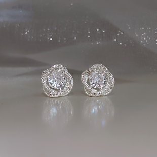 「巴黎玫瑰」精致花朵耳饰蚊香盘耳夹无耳洞轻奢小众耳环百搭耳钉