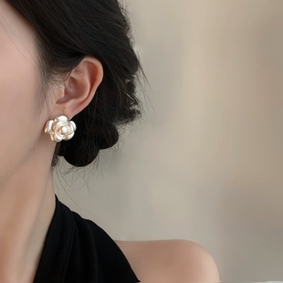 「海盐山茶」许我耀眼秋冬山茶花蚊香盘耳夹女无耳洞耳钉耳饰耳环