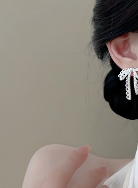 「蕾丝韵味」银色蝴蝶结独特耳饰蚊香盘耳夹女无耳洞耳环小众耳钉