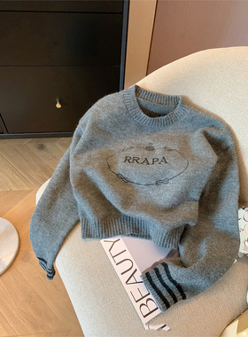 品牌灰色字母刺绣圆领短款毛衣女秋季休闲百搭洋气软糯套头针织衫