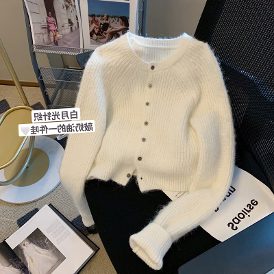 温柔风白色短款针织开衫外套