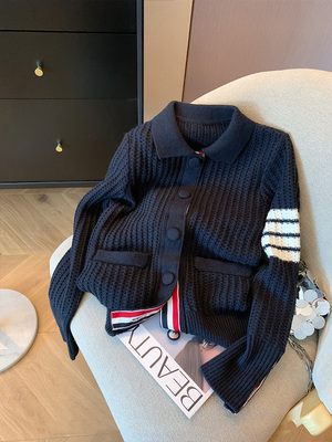 慵懒风四条杠翻领针织外套