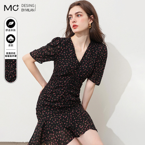 短袖V领法式雪纺连衣裙2026夏季新款碎花雪纺V领抽褶收腰A字裙子