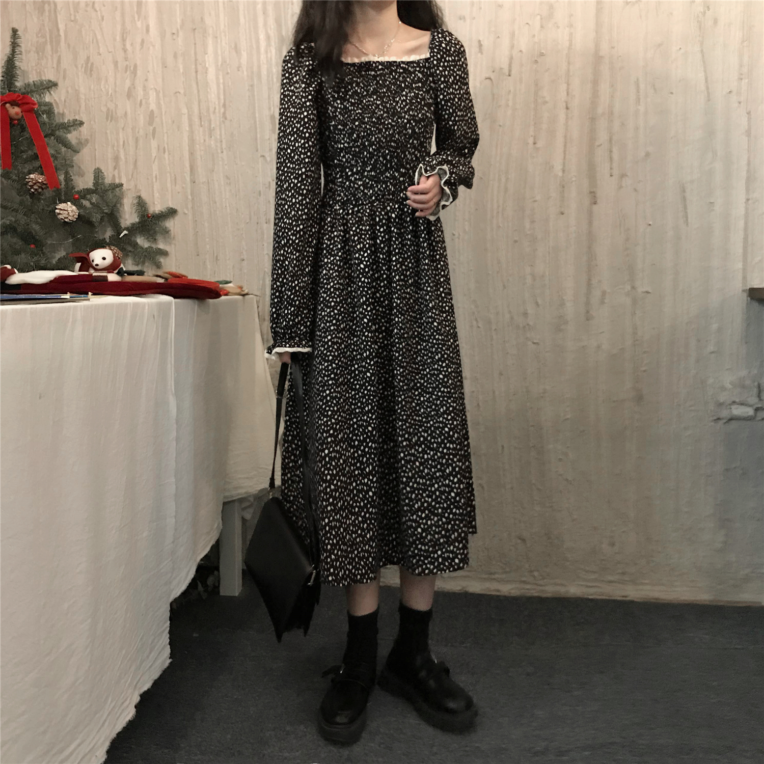 Real price dress autumn and winter new women's clothing temperament retro thickening long sleeve A-line waist fashion