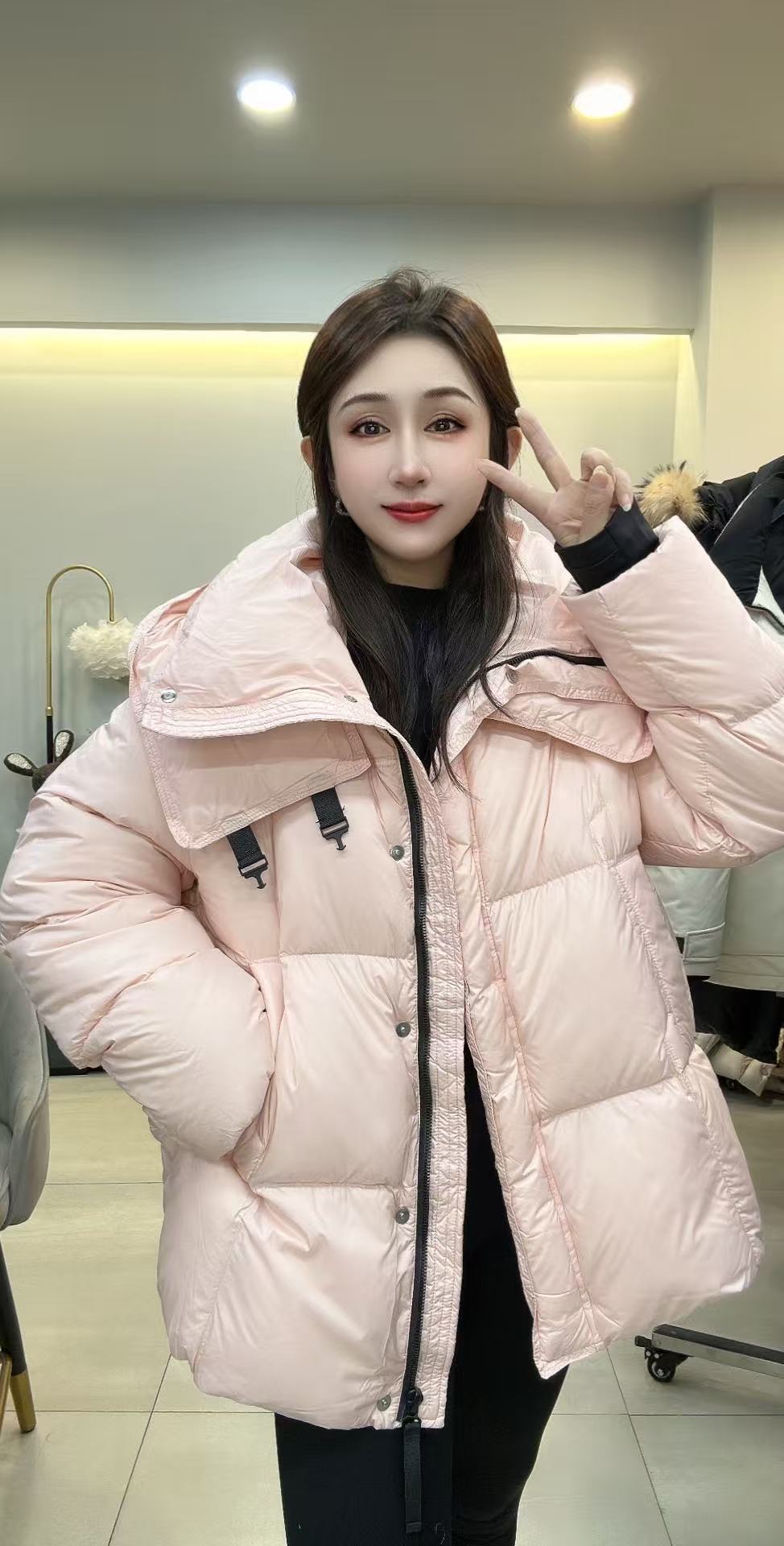 H99402-2025新款粉色泡芙羽绒服女款简约气质龟背保暖外套潮