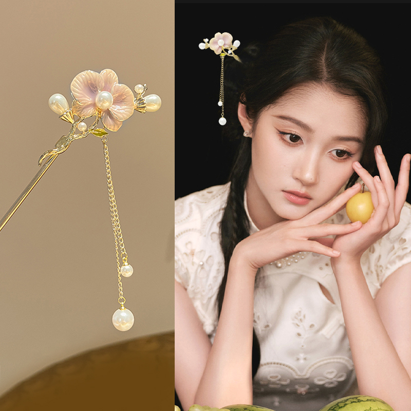 新中式花朵流苏发簪女
