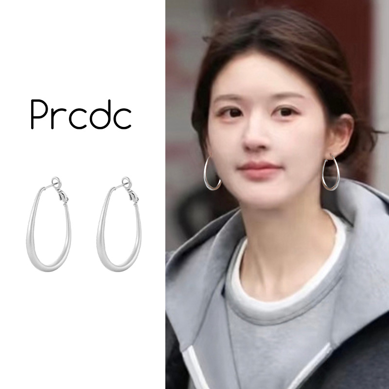 银色简约时尚圈圈耳环
