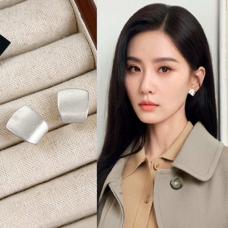 银色磨砂耳环2025新款爆款