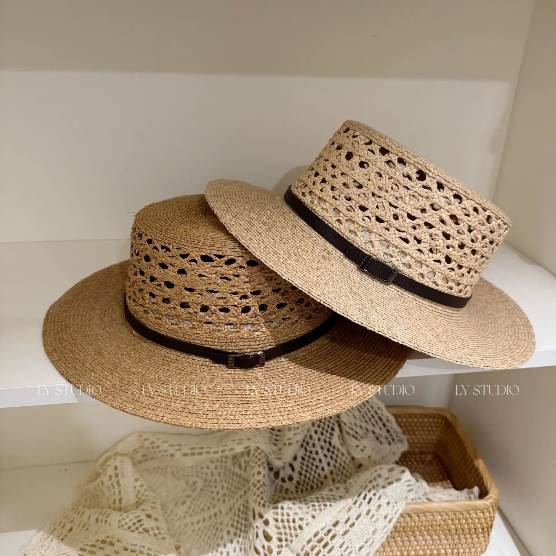 新款镂空平顶拉菲草礼帽女法式夏海边度假沙滩遮阳帽子显脸小草帽