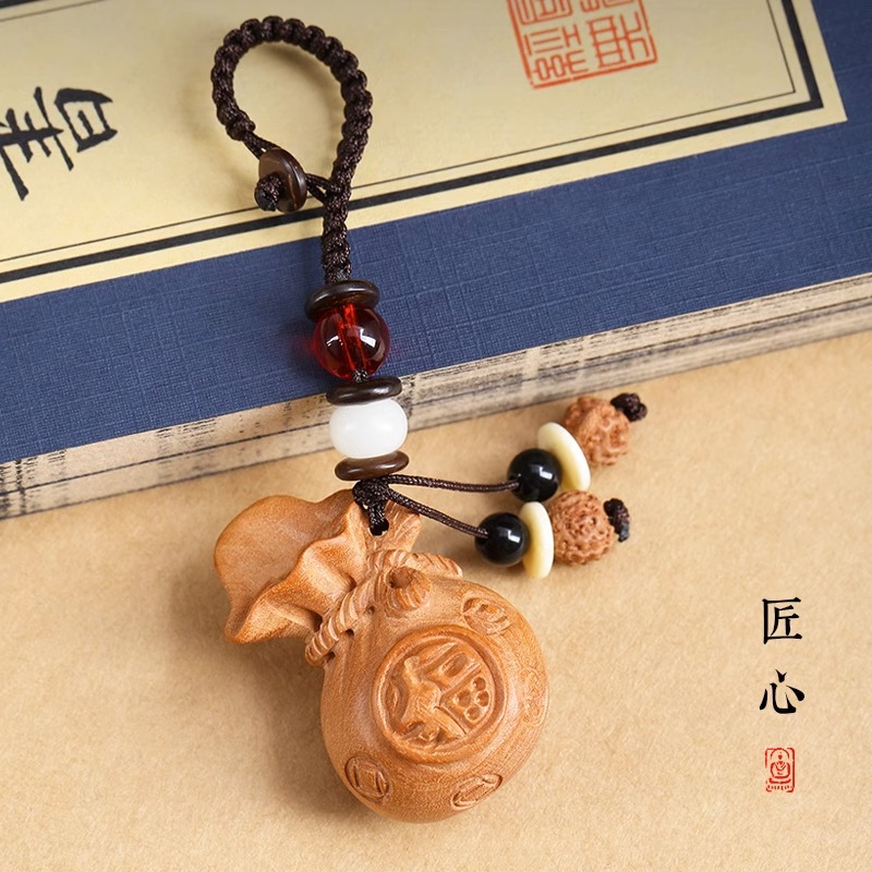 貔貅钥匙扣挂件随身木雕