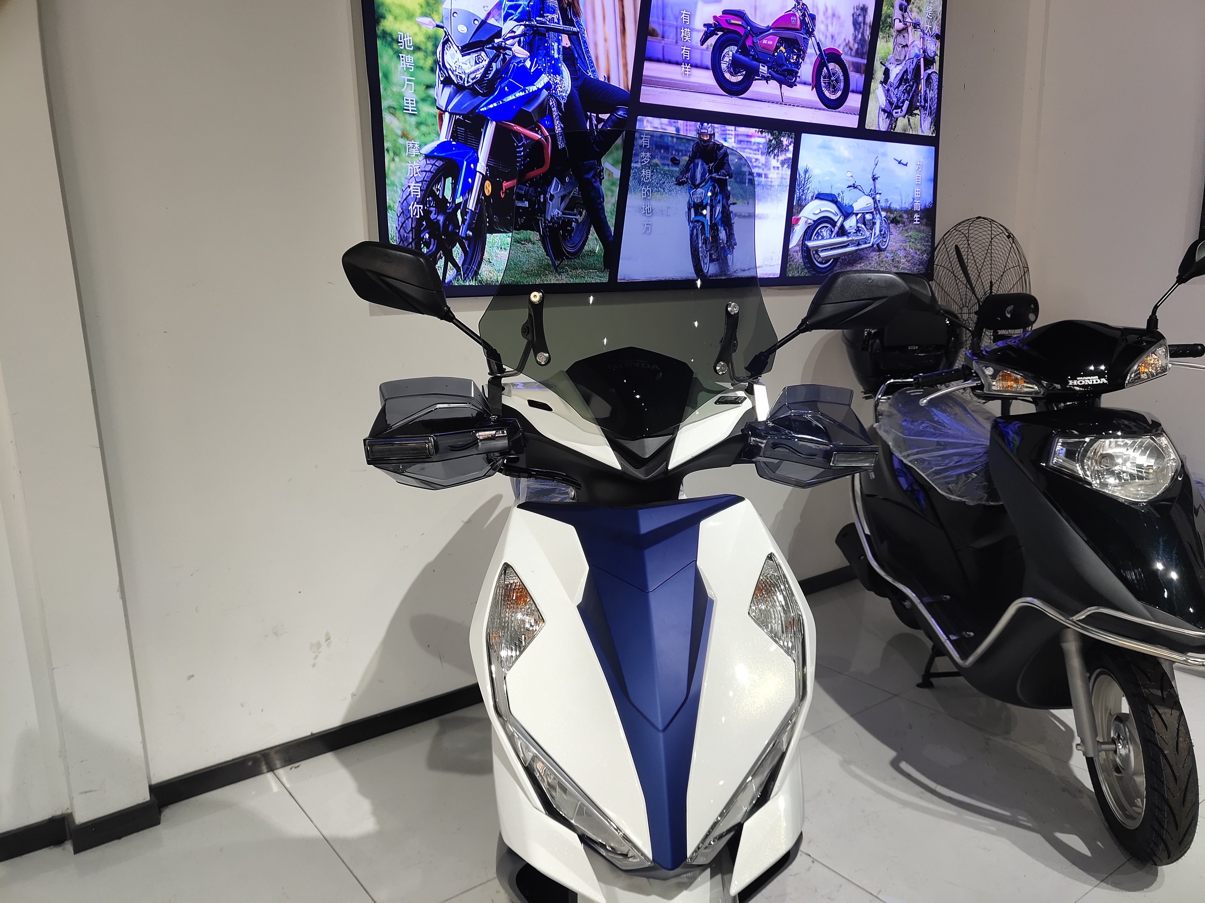 适用于五羊本田NX125挡风玻璃改装加高摩托车前挡风手把挡风新款