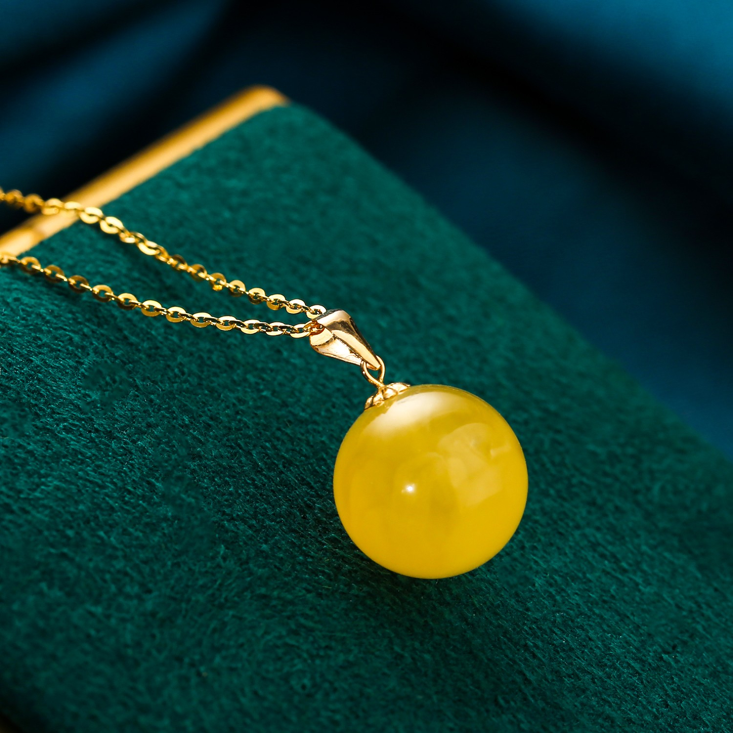 【xl1114】鸡油黄蜜蜡18k金镶嵌吊坠