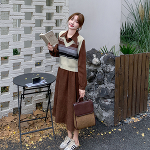 撞色条纹马甲连衣裙套装女2025春季新款复古设计感气质裙子两件套图片