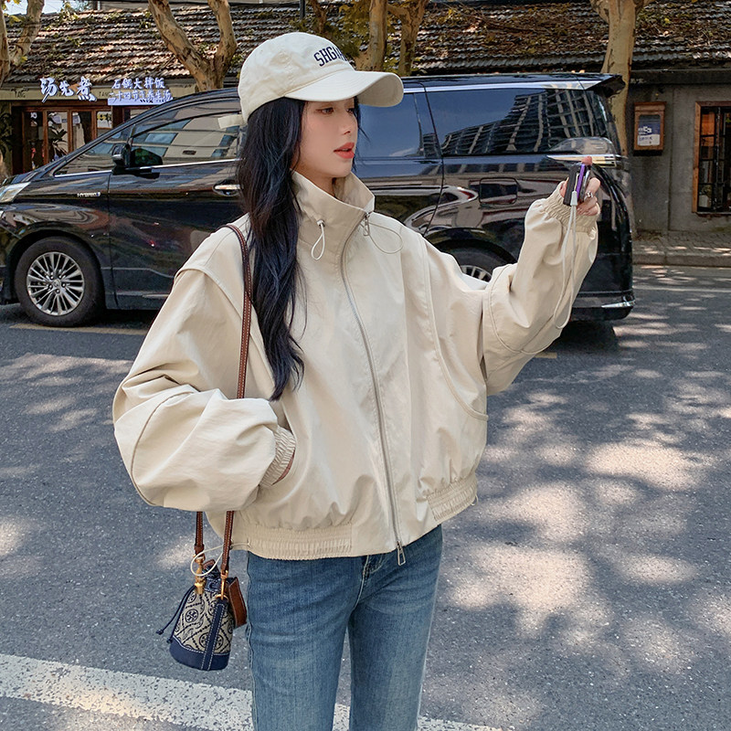 设计拼接棒球服女春秋米色立领夹克又酷又飒超好看6035P135K198图片