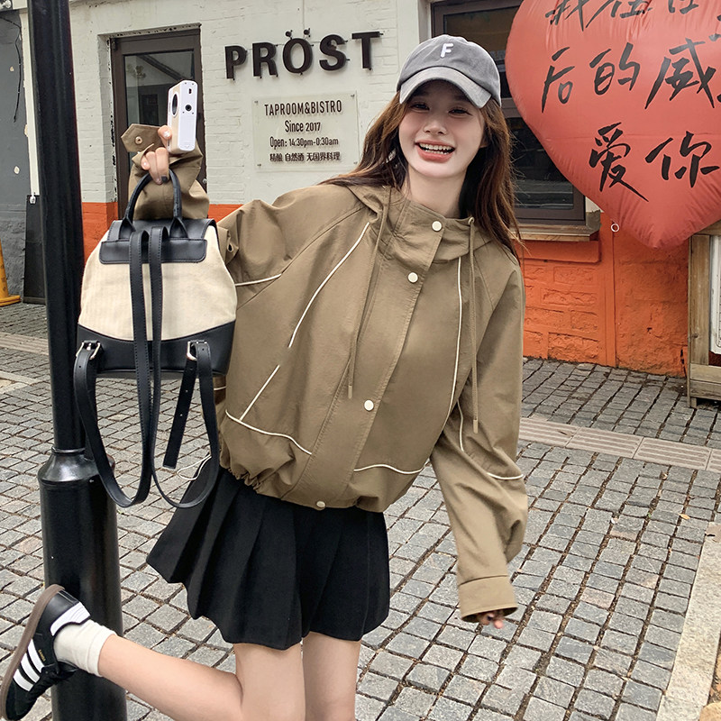卡其色夹克女冲锋衣酷飒韩系小个子工装上衣6020P150K228,女装短外套,维壹