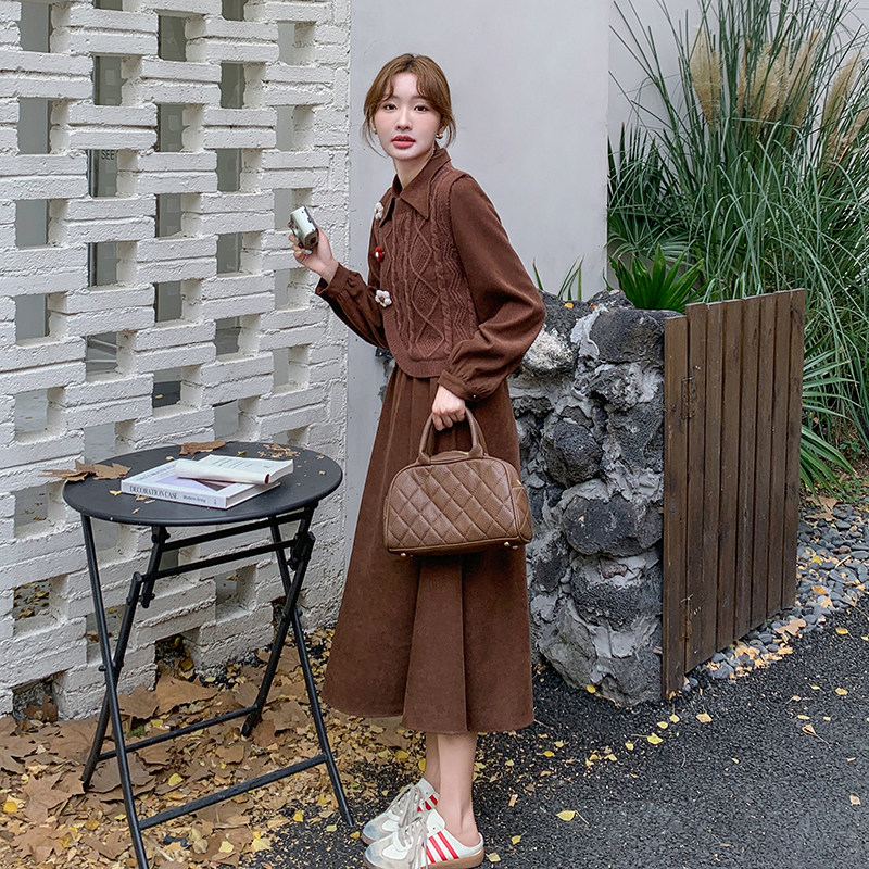 翻领女长袖花朵时尚针织毛衣马甲长裙收腰两件套6070P140K208,女装连衣裙,维壹