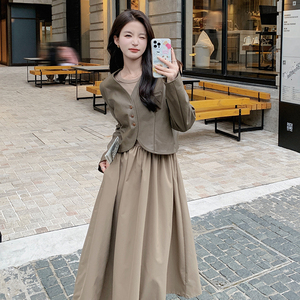 美拉德PU皮衣连衣裙套装女2025秋新款气质时尚洋气高腰裙子两件套图片