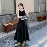 法式气质赫本风背心长裙女2025春秋季新款显瘦针织罩衫，女装连衣裙，维壹