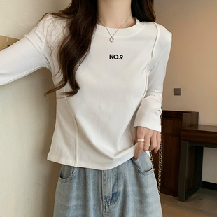 辣妹正肩白色打底衫磨毛T恤女长袖春秋韩版线线条设计修身圆1230r