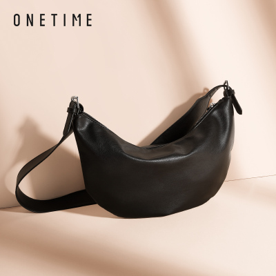 2021新款宽肩带斜跨包女饺子包