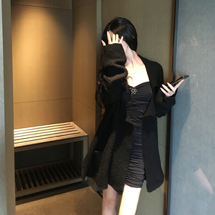 饰扣修身 黑色手工褶皱小花朵装 显瘦打底连衣裙 3折