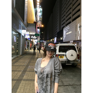 GYOKUU 【HK街头】2026ss 灰色印花露肩针织长袖上衣