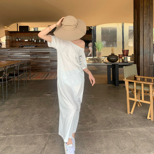 斜肩字母印花连衣裙 白色微透长款 3折