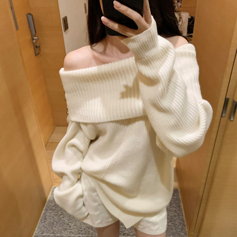 GYOKUU 约会bi备 奶气温柔一字肩翻领宽松毛衣