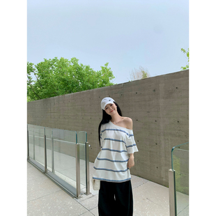 蓝白条纹半露肩宽松短袖 2025ss T恤 呼吸一下 GYOKUU