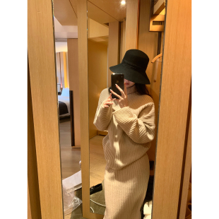 浅杏色竖坑条针织毛衣半裙套装 2026ss 高质女性 GYOKUU