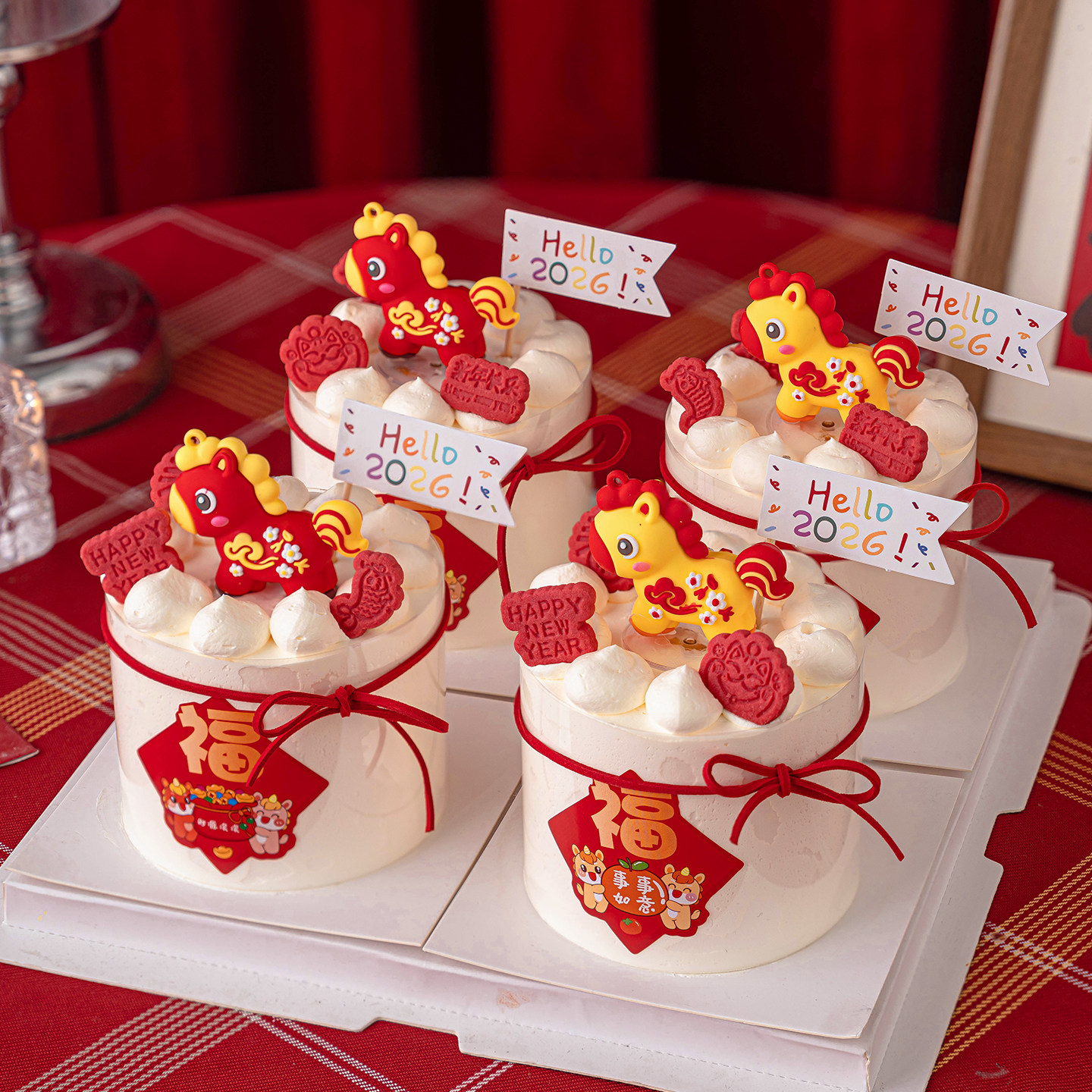 2026新年快乐小马蛋糕装饰摆件
