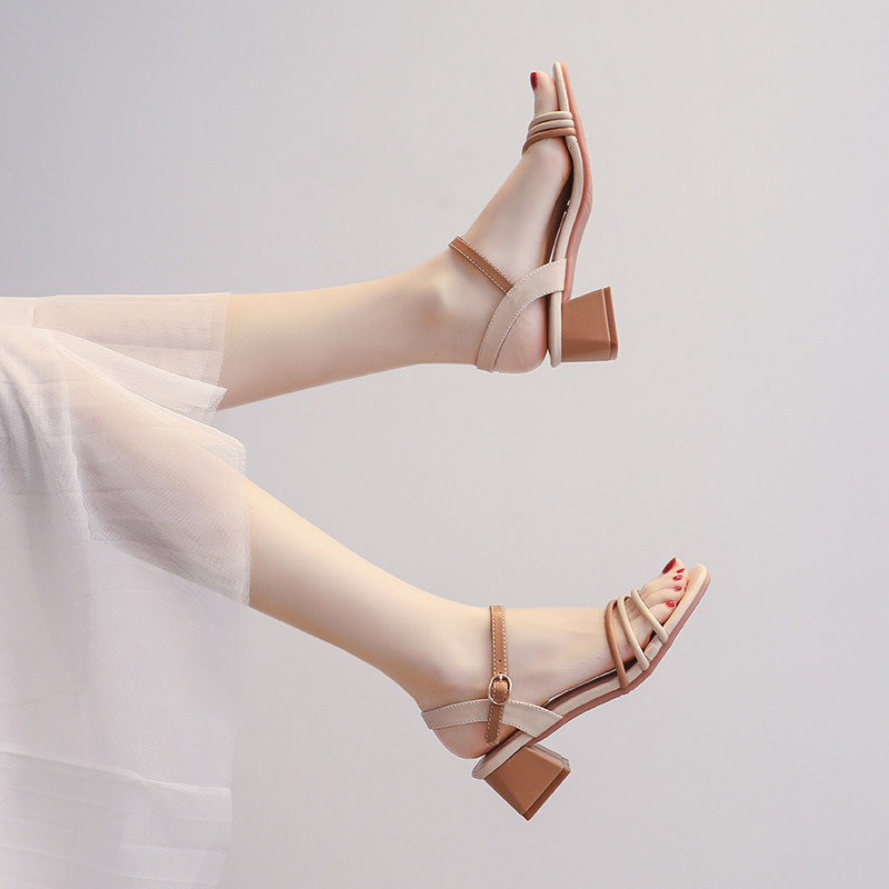 羊皮版~棕色高跟凉鞋女夏新款粗跟中跟仙女风百搭配裙子一字扣带