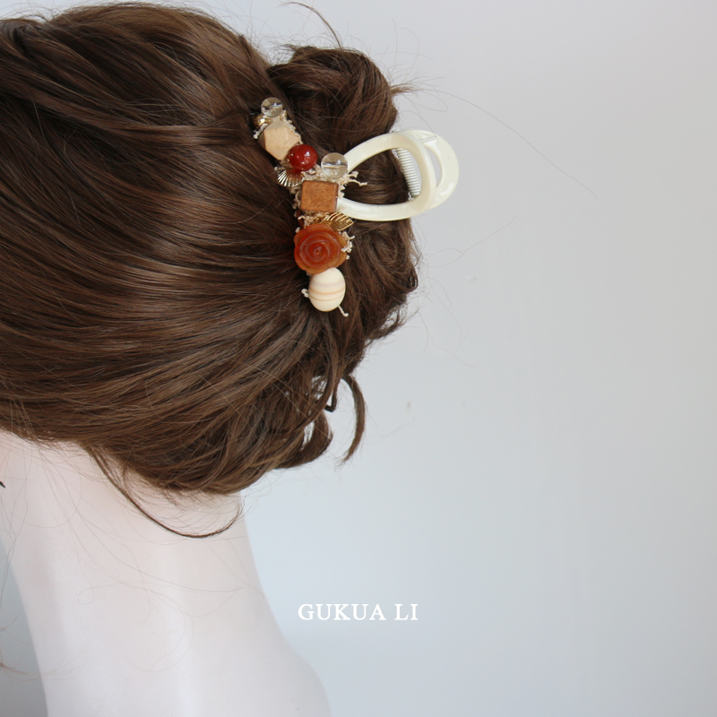 GUKUA LI 秋季新款焦咖玫瑰木制小众设计感抓夹发夹鲨鱼夹头饰女