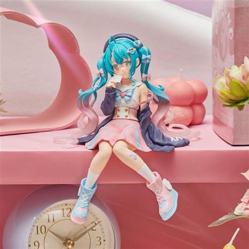 可爱初音未来手办压泡面坐姿二次元动漫周边模型机箱车载摆件礼物