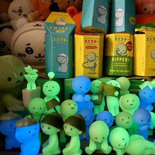 角落君smiski起居室系列夜光治愈迷你盲盒潮玩车载桌面摆件公仔