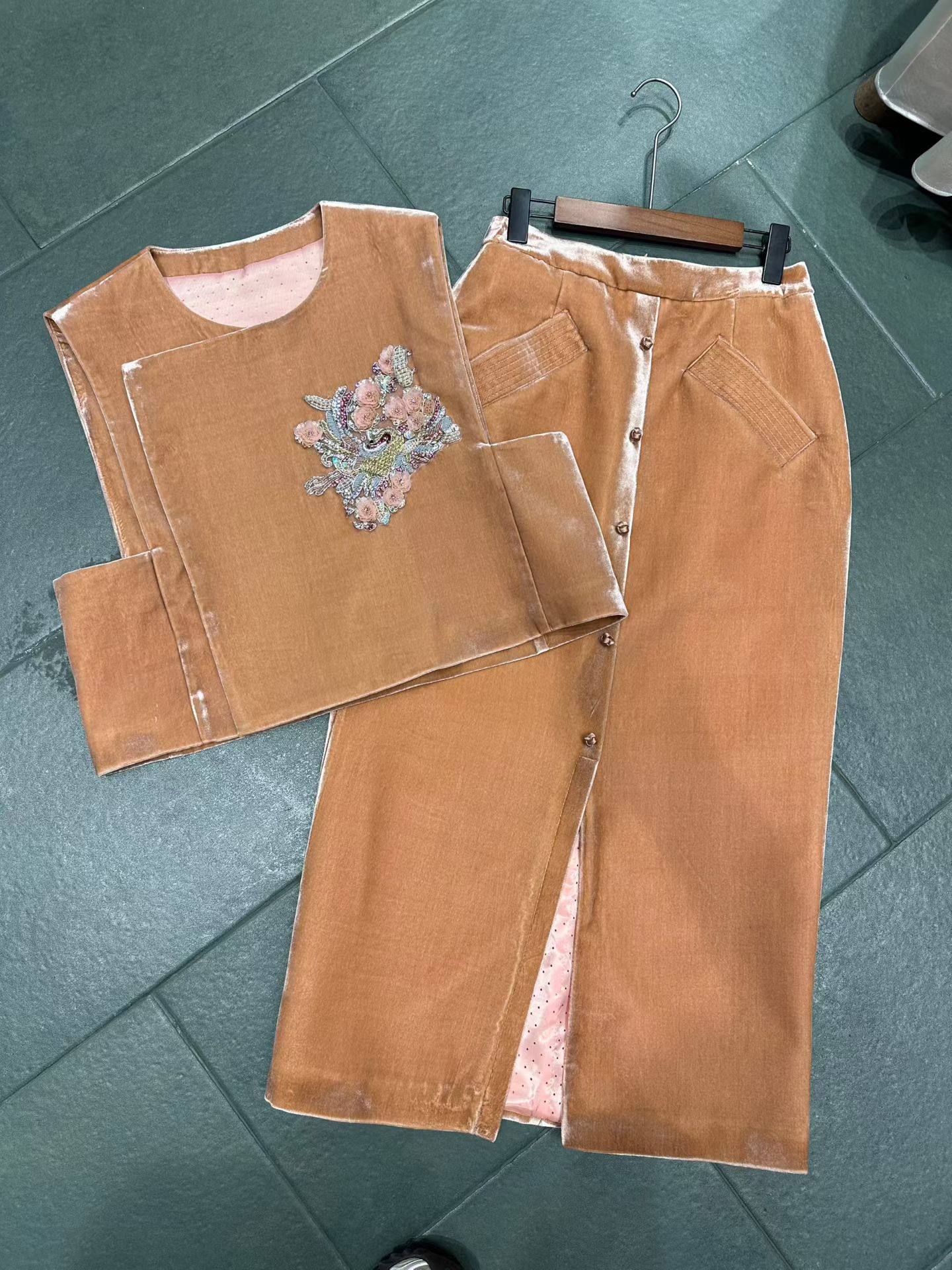 原创设计师品牌重工刺绣钉珠马夹,女装/女士精品,时尚套装,淘宝优惠券,粉丝福利购,淘宝优惠卷