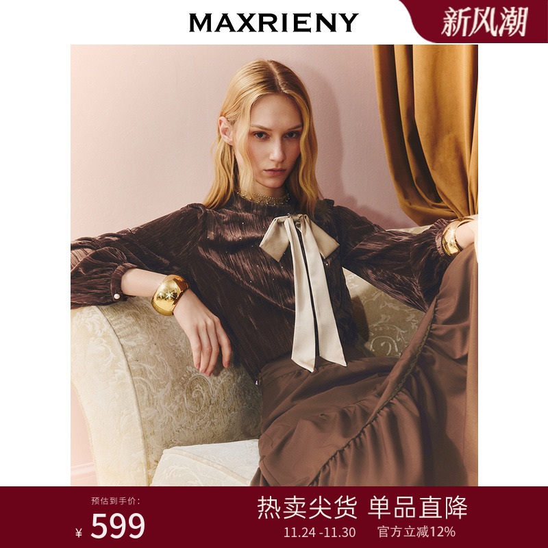 烫钻装饰半高领上衣，精致烫钻工艺