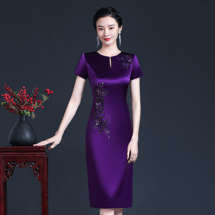 2024喜婆婆旗袍妈妈礼服圆领改良时尚年轻短款显瘦日常可穿紫色裙