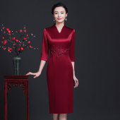 婚宴妈妈礼服中式 婚礼旗袍气质改良旗袍连衣裙红色喜婆婆旗袍修身