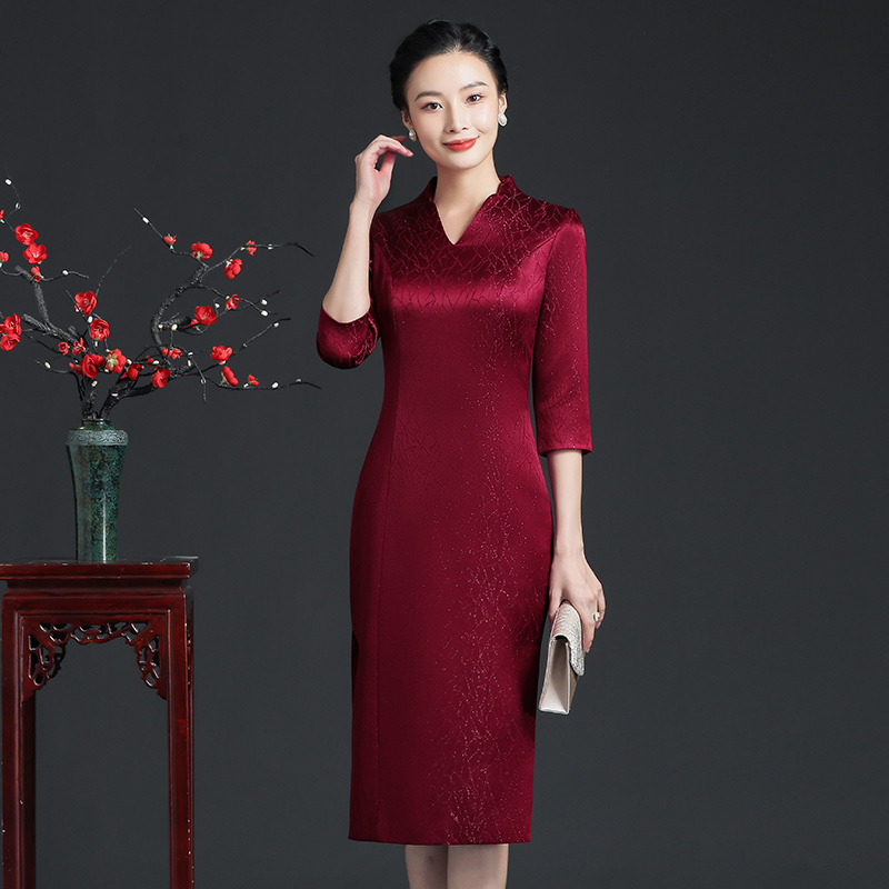 新式礼服妈妈婚宴装酒红色高档