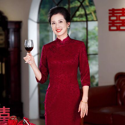 婚礼婆婆旗袍2026春季7分袖醋酸缎提花复古婚宴妈妈婚宴中长旗袍
