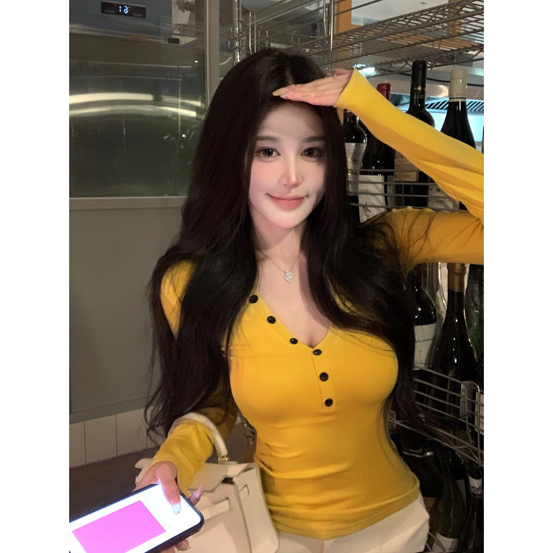 姜黄色辣妹v领长袖T恤女春季收腰修身内搭纯欲紧身显身材打底上衣