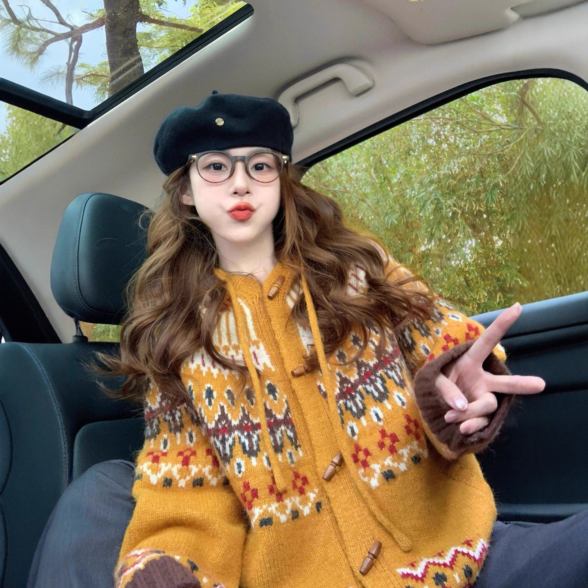 园园美衣帽毛衣外套女2026新款秋冬宽松复古牛角扣慵懒风针织开衫