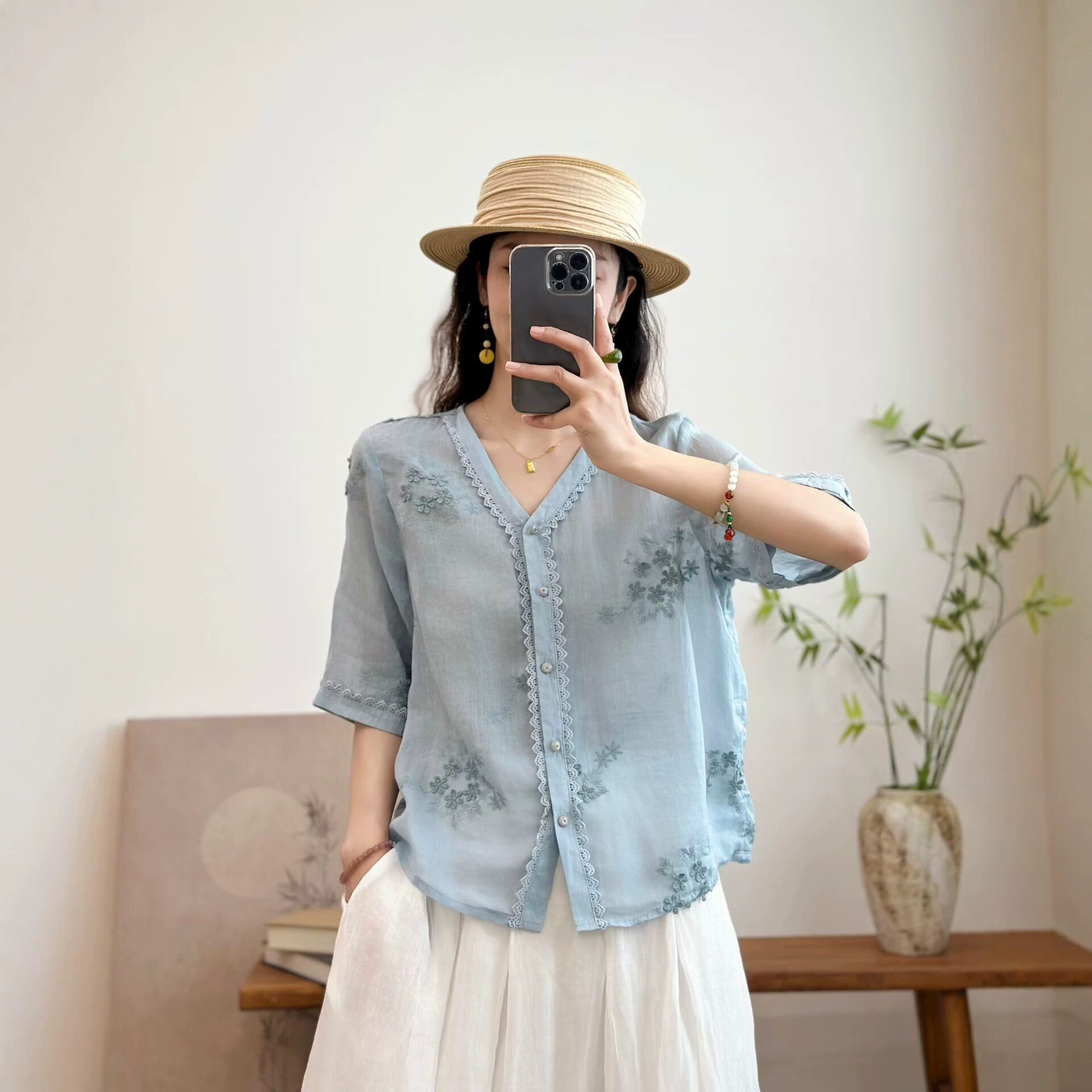 特价园园美衣文艺苎麻刺绣中袖衬衫女装V领宽松纯色上衣刺绣衬衣