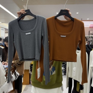 百搭女上衣8078 元 熙2025秋冬新韩系纯色贴标加绒加厚方领打底衫