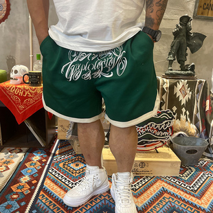 核爆炸潮流绿色西海岸奇卡诺花体字刺绣男士 宽松运动休闲五分短裤