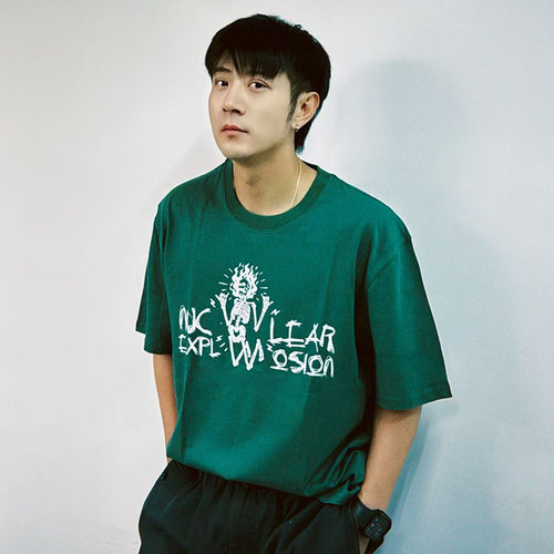 核爆炸火人墨绿色复古短袖T恤男